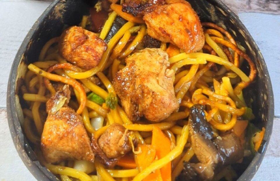 Κοτόπουλο Chow Mein στο Air Fryer