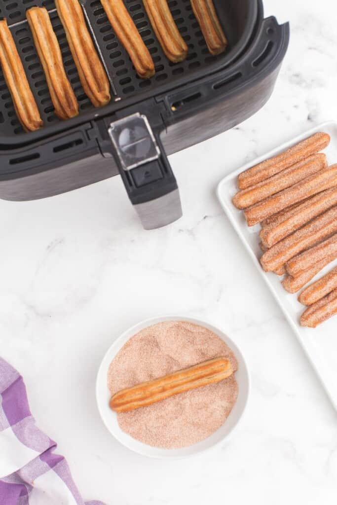 Τα πιο εύκολα churros στο air fryer: Τραγανά απ’ έξω, αφράτα μέσα