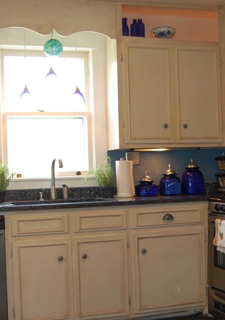 Κάνε την κουζίνα σου να φαίνεται πιο μεγάλη και ευρύχωρη: 9+1 συμβουλές που θα σε σώσουν