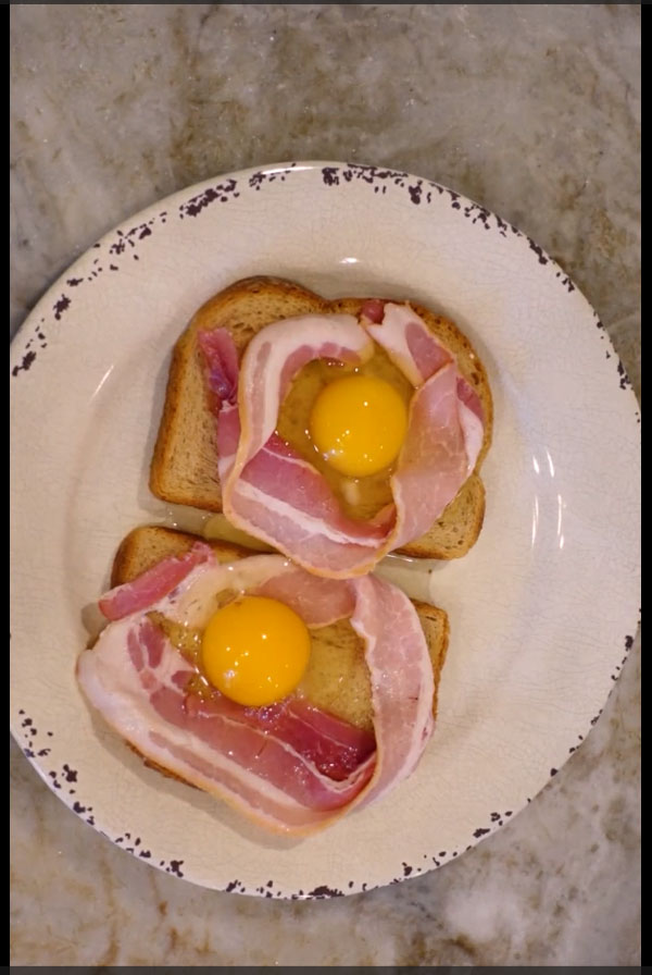 Πρωινό στο Air Fryer με συγό και μπέικον
